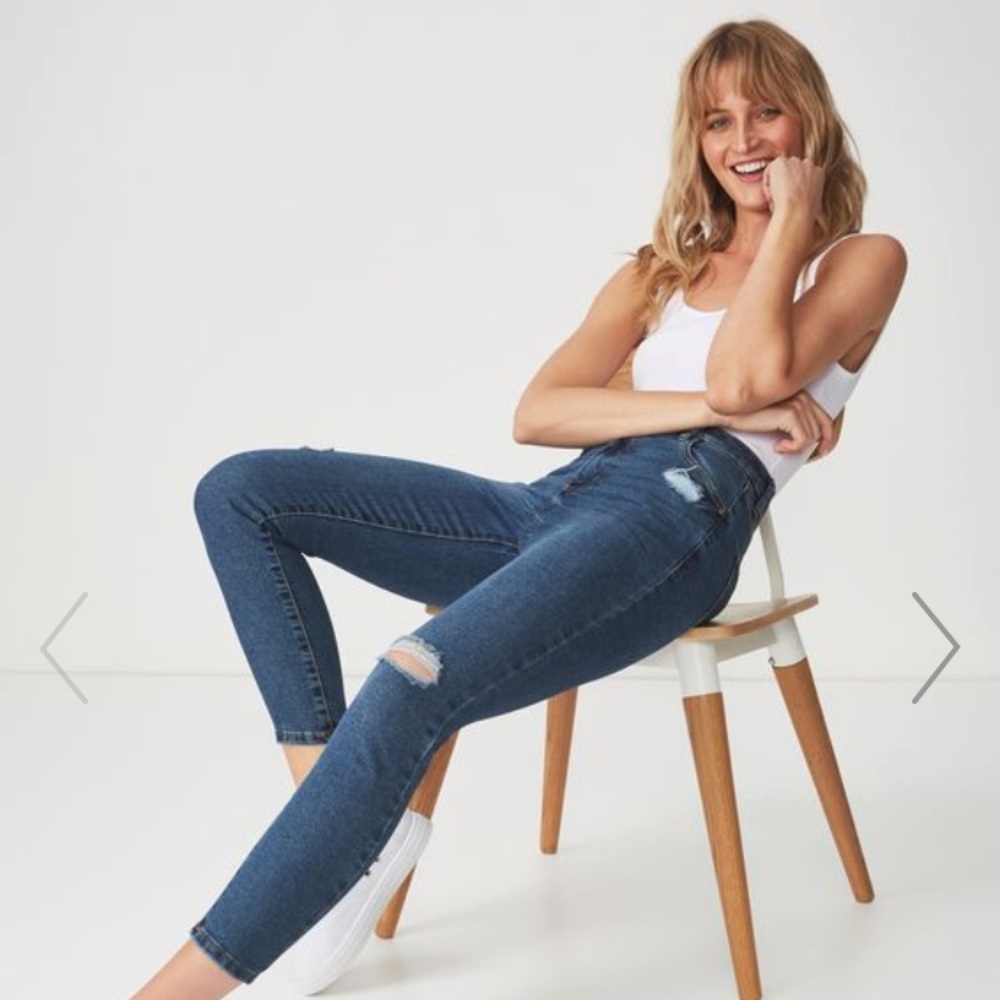 Distressed blue high waisted jeans